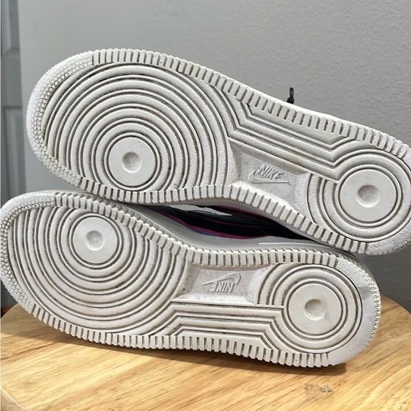 Nike - Picture 5 of 6